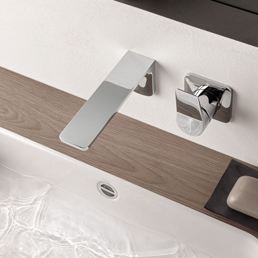 Lisse Basin Faucet Wall-mounted